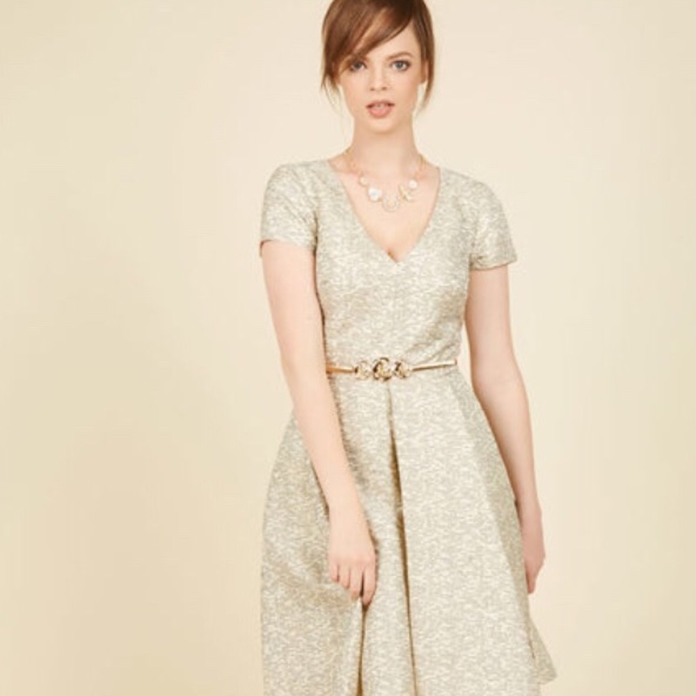 Cream/gold knee length A-line dress size 2